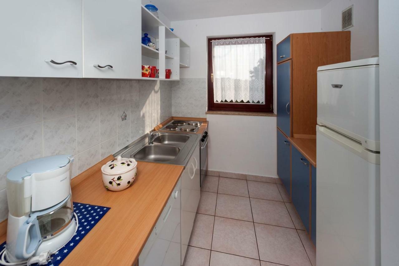 Apartment Josipa With 2 Bedrooms Near The Sports Center And The