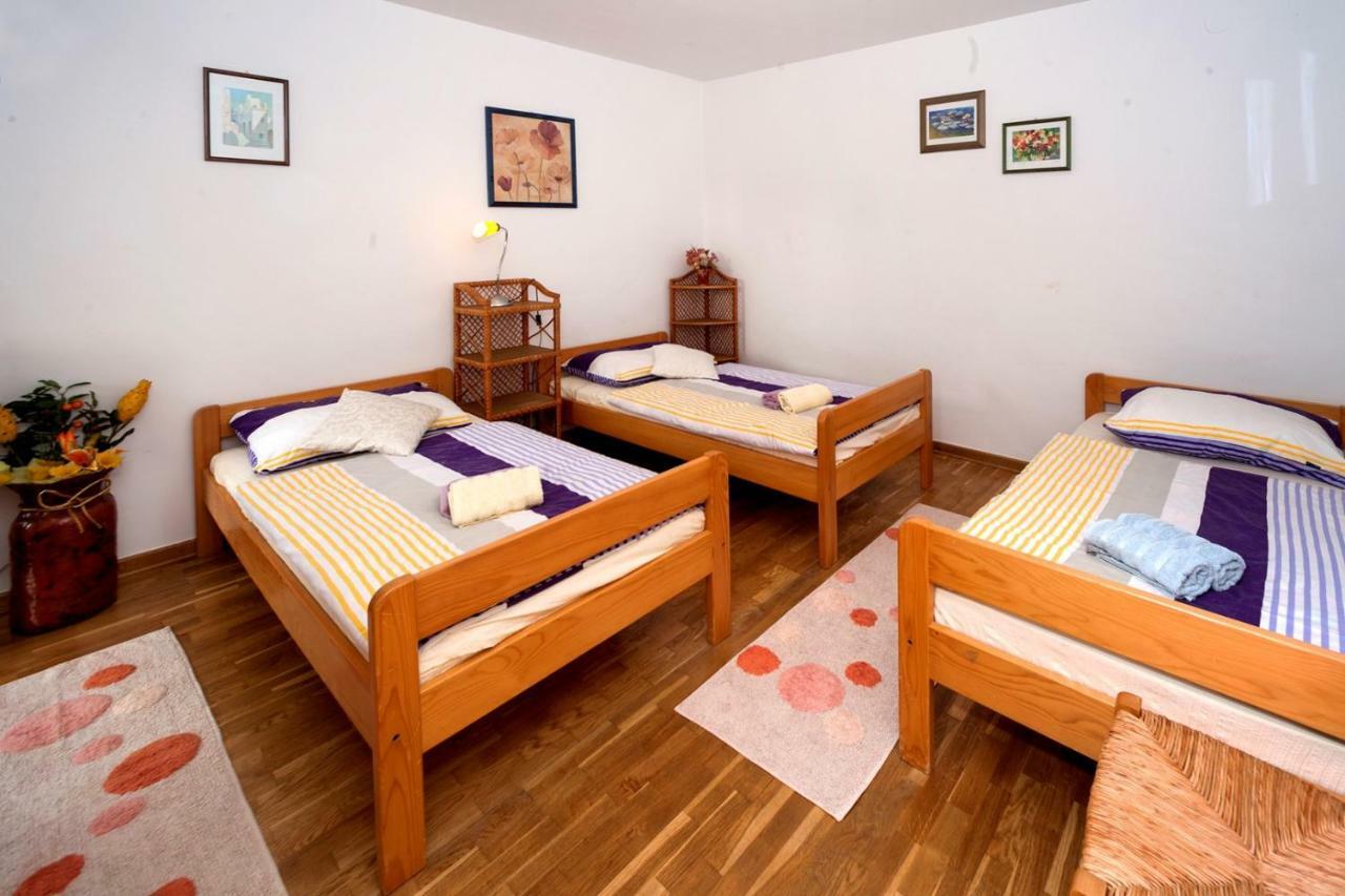 Josipa With 2 Bedrooms Near The Sports Center And The Porec