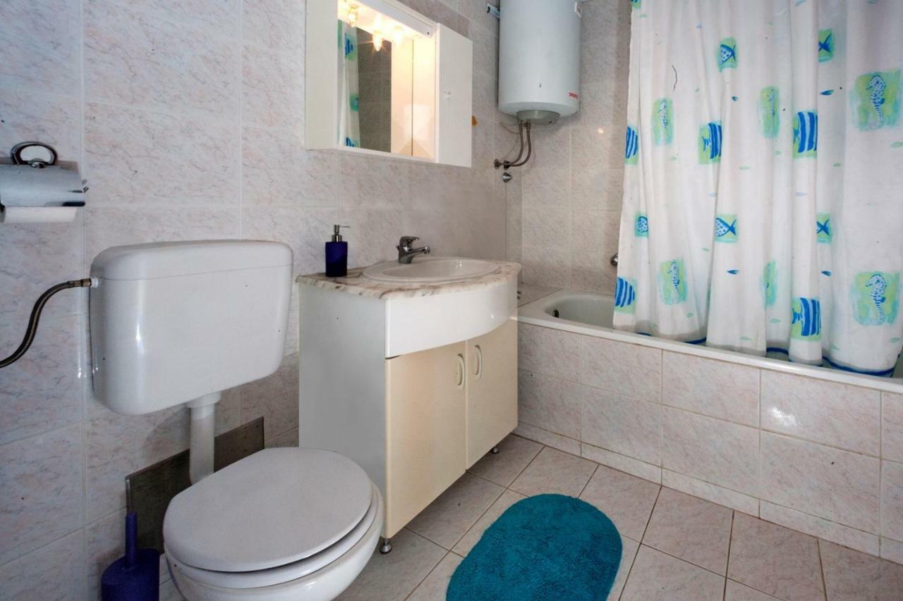 Josipa With 2 Bedrooms Near The Sports Center And The Apartment Poreč